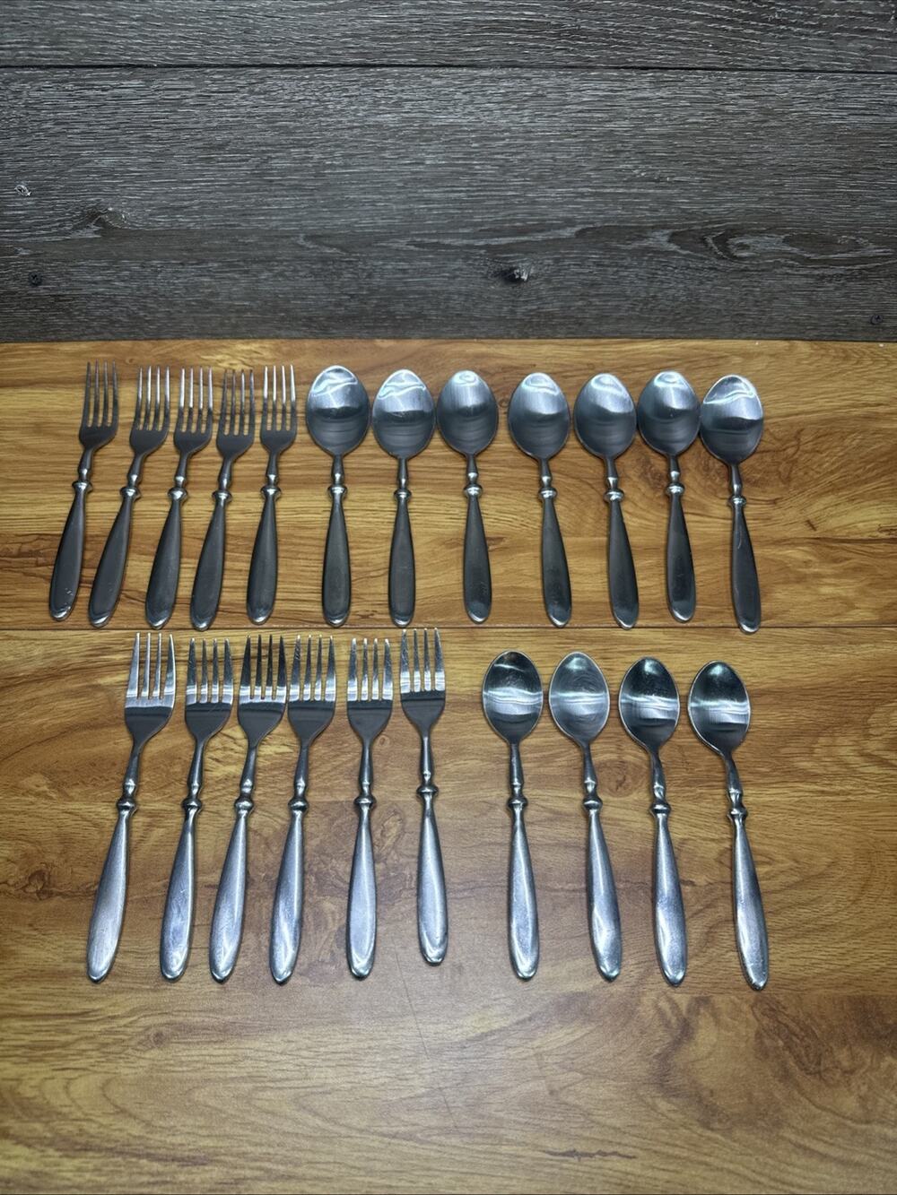 Hampton Silversmiths BISTRO Stainless Lot of 22 pcs Flatware
